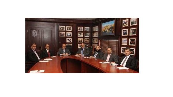 أكد أعضاء اللجنة على أن الهجرات القصرية الى الأردن أدت الى تداعيات كبيرة على معظم الخدمات والقطاعات في الأردن ومنها القطاع الصحي.