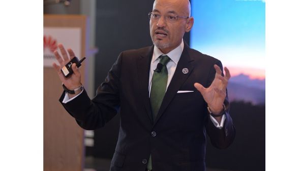 Walid Gomaa, General Manager Data Center Solutions Huawei Middle East. Walid Gomaa, General Manager Data Center Solutions Huawei Middle East.