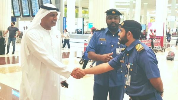 خلال جولته في بمباني المطار أكد أحمد محبوب مصبح أننا نستهدف في المقام الأول اسعاد المسافرين من خلال تسهيل وتسريع إنهاء إجراءات السفر والتخليص فور وصولهم مبنى المطار.