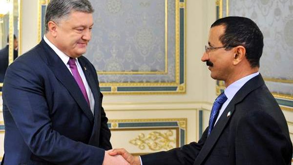 DP World Group Chairman and CEO Sultan Ahmed Bin Sulayem with President Petro Poroshenko during their meeting in Ukraine recently