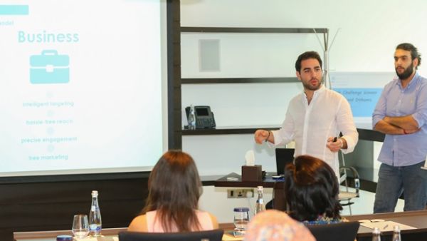 خلال الحدث خلال الحدث
