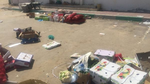 The Municipality has carried out a campaign aimed at controlling the phenomenon of random and unlicensed markets in Abu Dhabi. 