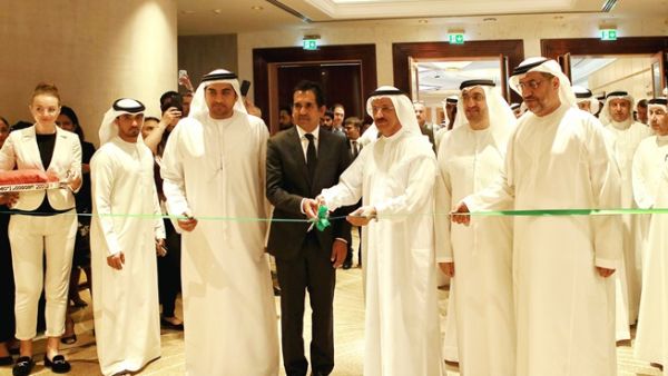 المهندس سلطان بن سعيد المنصوري يفتتح فعاليات المؤتمر