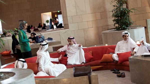 خلال الحدث