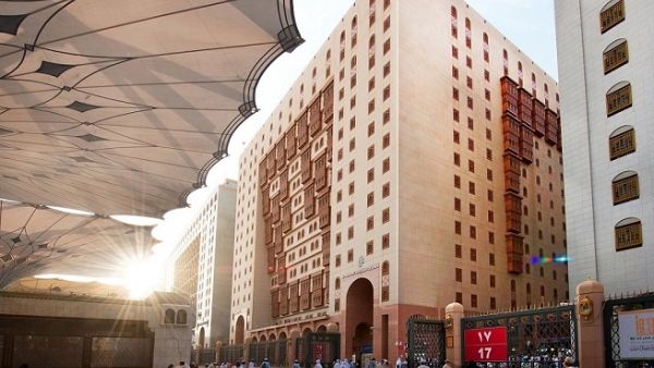 قررت إيلاف إطلاق علامتها التجارية "إيلاف جراند" على الفندق والذي يعد أول فندق يحمل هذه العلامة على مستوى المملكة ضمن مجموعة إيلاف.