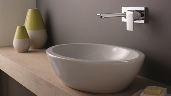 All of Strada basins, bathtubs, shower trays and mixers are individually beautiful. All of Strada basins, bathtubs, shower trays and mixers are individually beautiful.