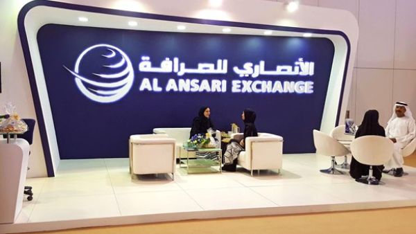 Mohammad Ali Al Ansari, Al Ansari Exchange Managing Director receiving the award 