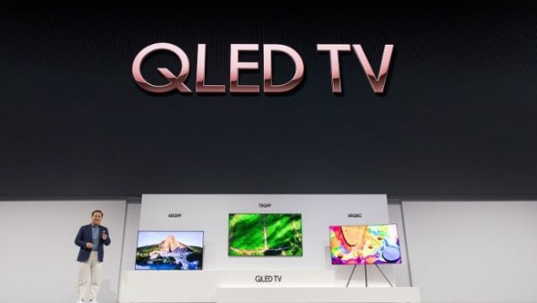 Jonghee Han, President of Visual Display Business at Samsung Electronics, introducing the new 2018 QLED TVs.