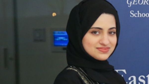 خولة الدرباستي، رئيسة تحرير المجلة والطالبة في جورجتاون