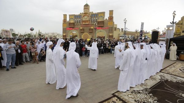 From 1st March until 8th March, the festival is educating visitors about Palm Frond Braiding (Saf Al Khos).