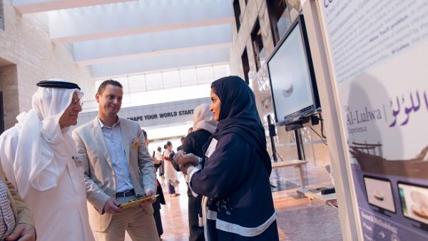 كانت فاطمة واحدة من بين أكثر من 50 باحثًا من المشاركين في ندوة "ملتقى العقول 2018" بجامعة كارنيجي ميلون في قطر.       