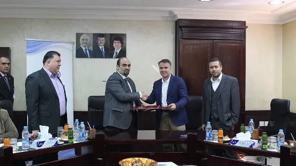 خلال الحدث