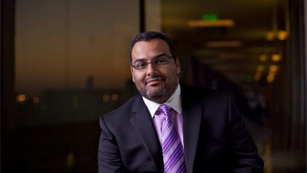 السيد منير وانعيمي، المحاضر المساعد بالجامعة