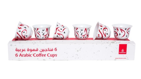تتألف المجموعة من ستة فناجين من الصلصال كتب عليها كلمة "الإمارات" بالخط الديواني القديم. تتألف المجموعة من ستة فناجين من الصلصال كتب عليها كلمة "الإمارات" بالخط الديواني القديم.