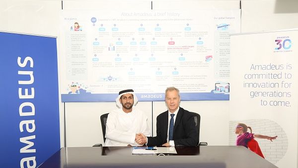 Abdulla Bin Omeir, CEO, Omeir Travel Agency, and Graham Nichols, Managing Director of Amadeus Gulf.