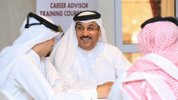 الحضور يتفاعلون في دورة سابقة من برنامج إعداد المستشارين المهنيين الذي يقدمه مركز قطر للتطوير المهني الحضور يتفاعلون في دورة سابقة من برنامج إعداد المستشارين المهنيين الذي يقدمه مركز قطر للتطوير المهني
