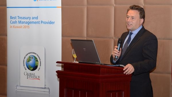 السيد بيتر فرانك، الرئيس العالمي لاستراتيجية الصرف الأجنبي لدى بانكو بيلباو فيزكايا أرجنتاريا، المجموعة المصرفية الرائدة