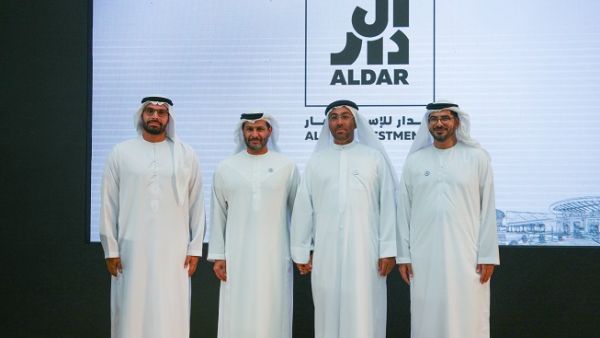 His Excellency Mohamed Khalifa Al Mubarak, Chairman of Aldar Properties, His Excellency Saif Al Hajeri, Chairman of the Department of Economic Development, His Excellency Ahmed Al Sayegh, Minister of State and Chairman of Abu Dhabi Global Market and Talal Al Dhiyebi, Chief Executive Officer, Aldar Properties at the launch of Aldar Investments at Abu Dhabi Global Market (ADGM).