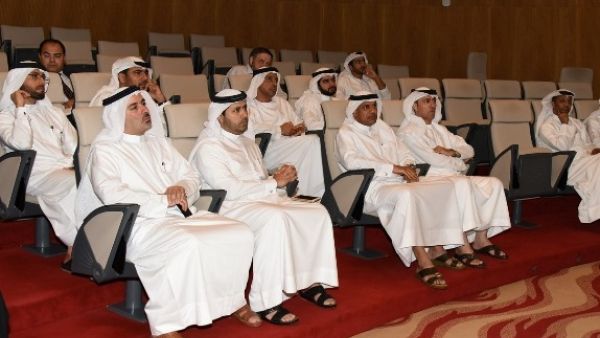قيادات جمارك دبي خلال اللقاء