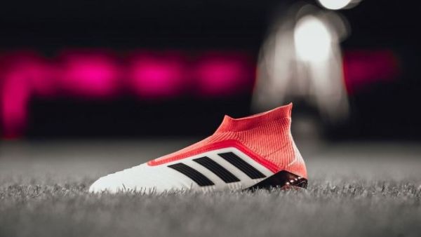 The boot features a PURECUT LACELESS system to deliver maximum surface control while a FORGED KNIT integrated midfoot structure creates medial and lateral stability. The boot features a PURECUT LACELESS system to deliver maximum surface control while a FORGED KNIT integrated midfoot structure creates medial and lateral stability.