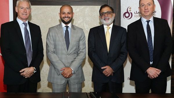 بيتر إنجلاند، الرئيس التنفيذي لبنك رأس الخيمة الوطني، ومصطفى خريبة، عضو مجلس إدارة شركة ريم للتمويل، وراجان كيتاربال، عضو مجلس إدارة بنك رأس الخيمة الوطني، وهوارد كيتسون، الرئيس التنفيذي لشركة ريم للتمويل بيتر إنجلاند، الرئيس التنفيذي لبنك رأس الخيمة الوطني، ومصطفى خريبة، عضو مجلس إدارة شركة ريم للتمويل، وراجان كيتاربال، عضو مجلس إدارة بنك رأس الخيمة الوطني، وهوارد كيتسون، الرئيس التنفيذي لشركة ريم للتمويل