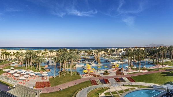 The Aqua Park synonymous with unparalleled excitement is built to accommodate 1,800 visitors. 