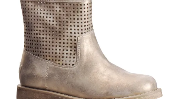 children’s shoes