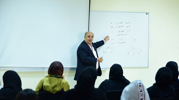 خلال الحدث