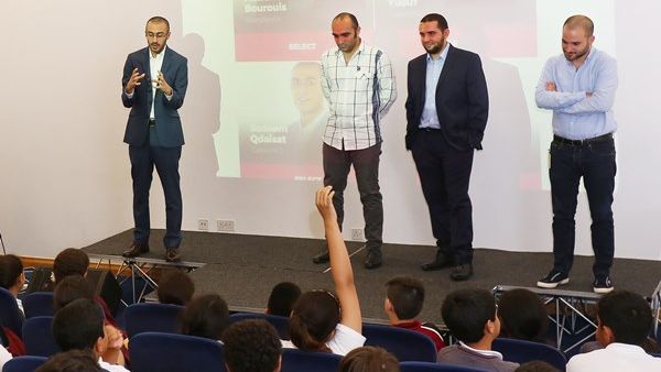 خلال الحدث خلال الحدث