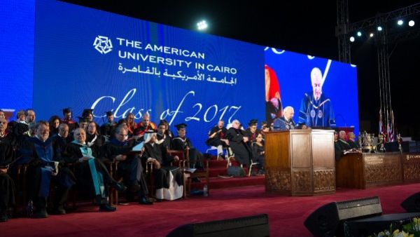 تم الأمس تكريم الطلاب في حفل التخرج لإنجازاتهم الأكاديمية وتفوقهم أيضا في الأنشطة خارج المنهج الدراسي.
