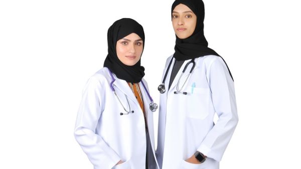 من بين الفائزين، الشابة منيرة عدن، من قطر، والتي تعمل كممرضة في مركز السدرة للطب، والشابة دلال الشرشاني، وهي ممرضة في مؤسسة حمد الطبية.