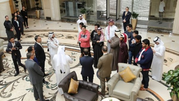 جانب من زيارة طلاب المخيم المهني الشتوي 2018 لأحد الفنادق للتعرف على مجال الفندقة والضيافة. جانب من زيارة طلاب المخيم المهني الشتوي 2018 لأحد الفنادق للتعرف على مجال الفندقة والضيافة.