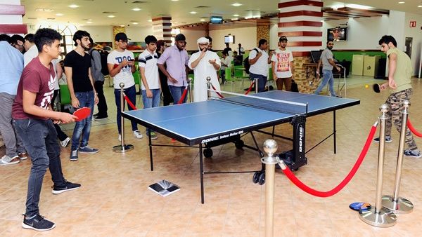 الحياة الجامعية لا تقتصر على العلوم النظرية والمعارف العلمية التي يتلقاها الطلبة في قاعات المحاضرات أو الصفوف الدراسية والتدريب العملي، بل تشمل أيضاً التجارب المختلفة التي يمرون بها بشكل يومي. الحياة الجامعية لا تقتصر على العلوم النظرية والمعارف العلمية التي يتلقاها الطلبة في قاعات المحاضرات أو الصفوف الدراسية والتدريب العملي، بل تشمل أيضاً التجارب المختلفة التي يمرون بها بشكل يومي.