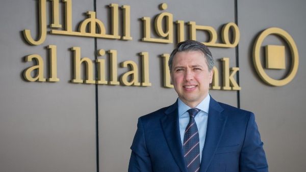 أليكس كويلو الرئيس التنفيذي لمصرف الهلال أليكس كويلو الرئيس التنفيذي لمصرف الهلال