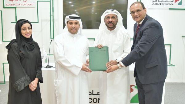 The MoU was signed by Ali Ibrahim, Deputy Director General of DED and Managing Director of emcredit Limited, and Muna Al Qassab, CEO of emcredit Limited, with Abdalla Al Shamsi, CEO Digital Force PRO and Co-founder of ebooc, and Sunil Malhotra, Co-founder of ebooc and MD of Bchain.