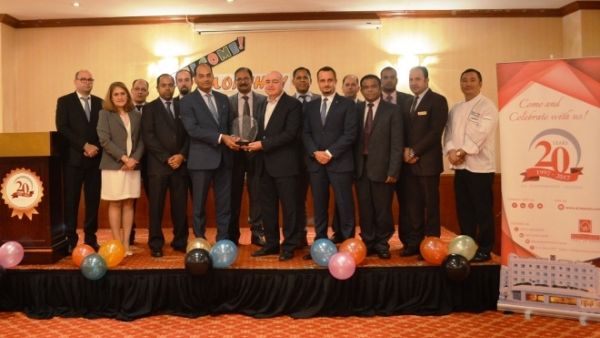احتفل الفندق بإنجازات الموظفين المتميزة ضمن حفل تكريم الموظفين، حيث أشاد موسى الحايك بفريق الإدارة والموظفين بأدائهم المتميز وتقديمهم الخدمات المتميزة في الفندق.
