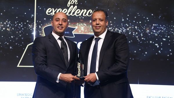 Gabi Habib, Country Retail Manager receiving the award for ‘Super Retailer of the Year’