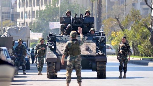 As the Lebanese bid farewell to 2017, economists are busy now analyzing the challenges Lebanon will face in 2018 hoping to revitalize the sluggish economy. (Ibrahim Chalhoub/ AFP)