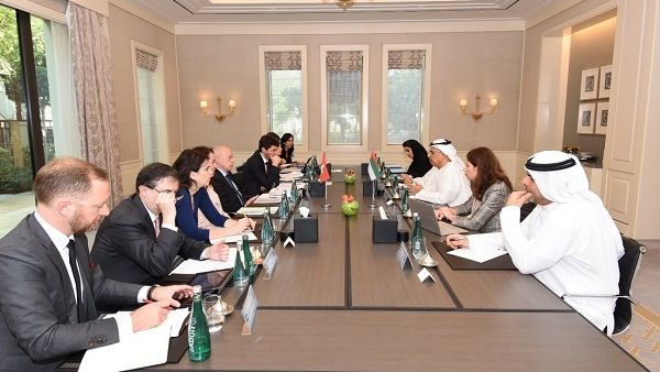 خلال الاجتماع خلال الاجتماع