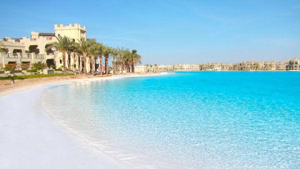 Crystal Lagoons currently boasts over 600 projects in different development and negotiation stages in 60 countries worldwide. (Trade Arabia)