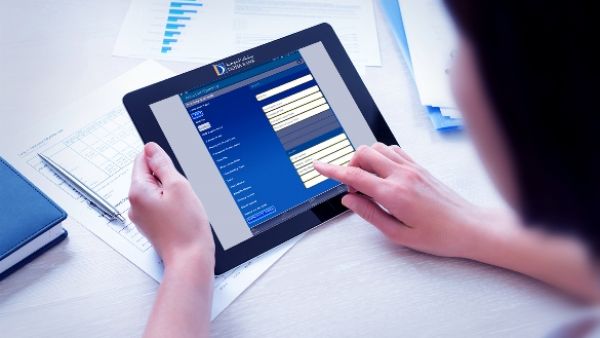 خدمة مصرفية من بنك الدوحة عبر الأجهزة الرقمية