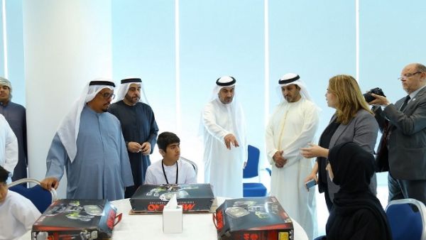 خلال إطلاق برنامج الذكاء الاصطناعي في حرم جامعة حمدان بن محمد الذكية.