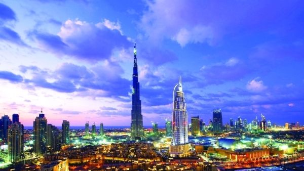 تصدرت عملاقة الإنشاءات الإماراتية إعمار قائمة فوربس الشرق الأوسط لأقوى 100 شركة عقارية. تصدرت عملاقة الإنشاءات الإماراتية إعمار قائمة فوربس الشرق الأوسط لأقوى 100 شركة عقارية.