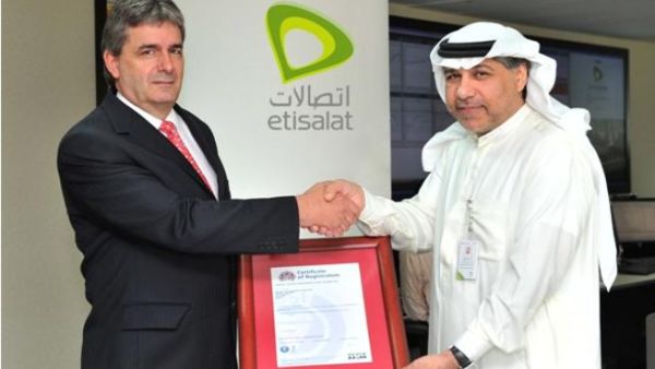اتصالات تستلم الشهادة اتصالات تستلم الشهادة