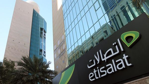 عيسى السويدي، رئيس مجلس إدارة اتصالات والمهندس صالح عبدالله العبدولي، الرئيس التنفيذي لـ مجموعة اتصالات عيسى السويدي، رئيس مجلس إدارة اتصالات والمهندس صالح عبدالله العبدولي، الرئيس التنفيذي لـ مجموعة اتصالات