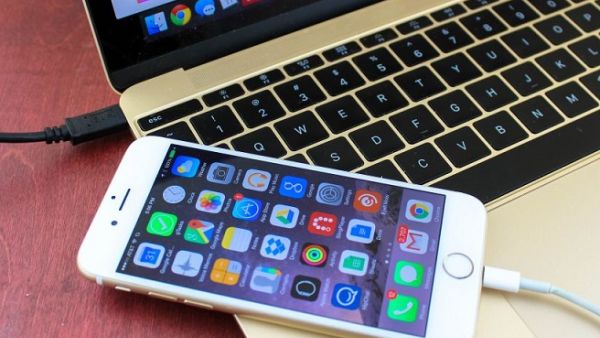 There are now many iOS 11-compatible Apple devices, wireless carriers, and various settings you may have ticked that others don't. (TR)