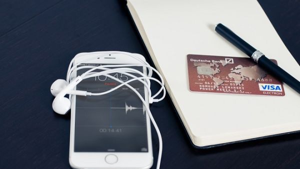 The use of mobile wallets as a means of payment will perhaps be the biggest disruption the financial sector in the UAE has ever seen. (Pixabay)