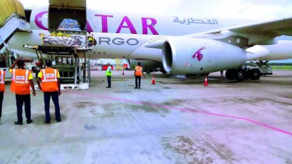 The new stocks of vegetables being unloaded from Qatar Cargo. (The Peninsula) The new stocks of vegetables being unloaded from Qatar Cargo. (The Peninsula)