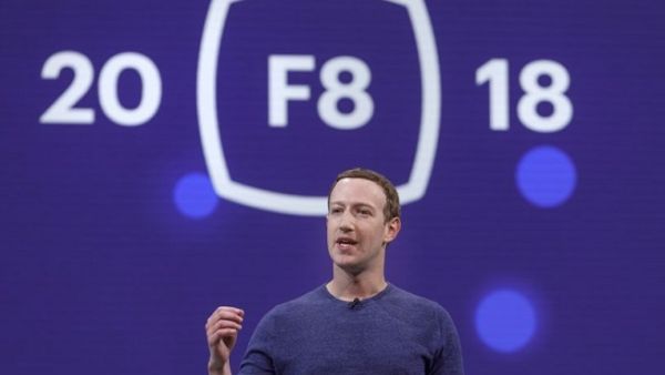 CEO Mark Zuckerberg started off the F8 2018 conference. (TR)