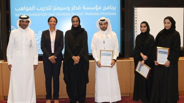 Her Excellency Sheikha Hind bint Hamad Al Thani, Vice Chairperson and CEO of Qatar Foundation joins Qatar Foundation and Siemens representatives during the ‘Ceremony of Talent Her Excellency Sheikha Hind bint Hamad Al Thani, Vice Chairperson and CEO of Qatar Foundation joins Qatar Foundation and Siemens representatives during the ‘Ceremony of Talent